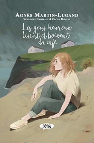 Счастливые люди читают книжки и пьют кофе