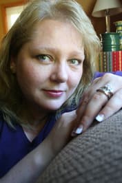 Anna Leigh Keaton